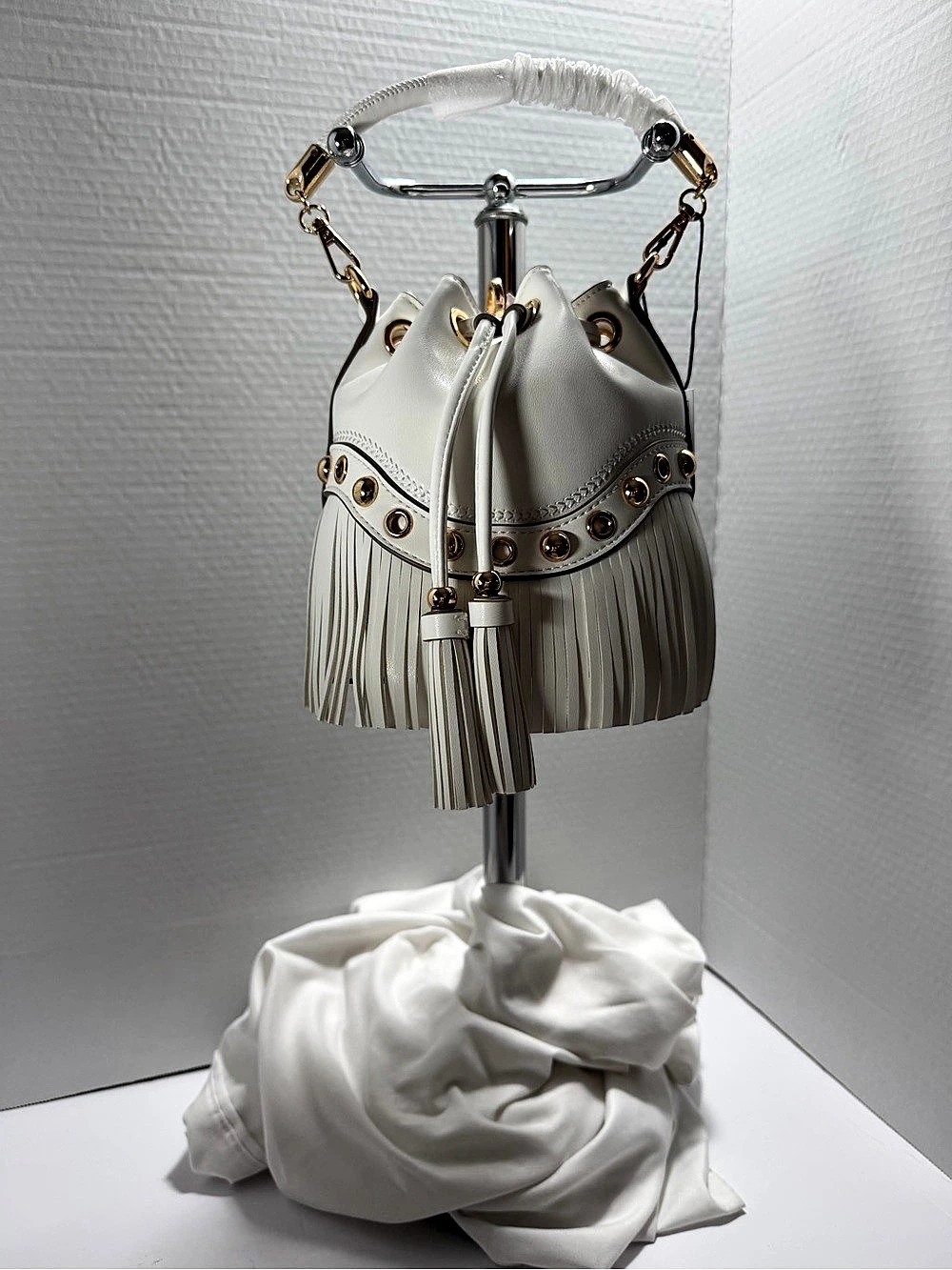 ALDO JEYDEE-100 White Fringe Drawstring Bucket Bag NWT